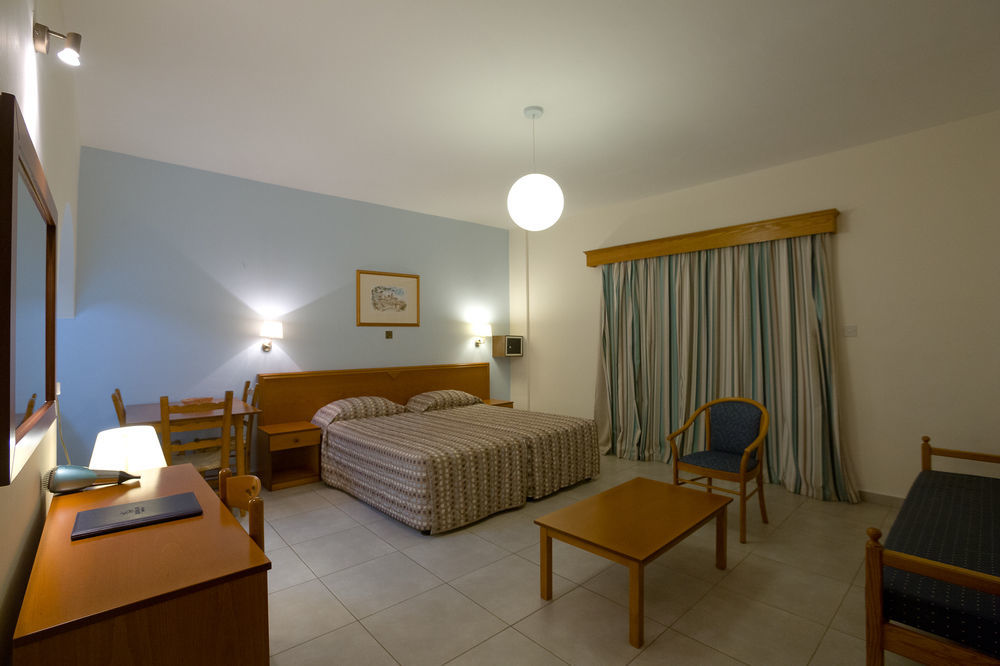 Kefalos - Damon Hotel Apartments Paphos Eksteriør billede